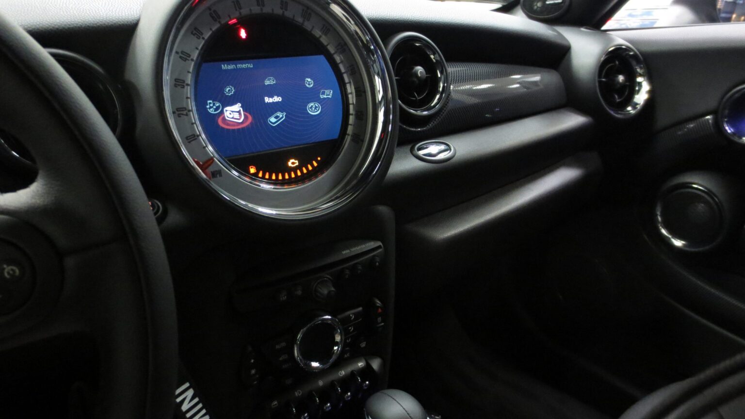 does-a-mini-cooper-have-bluetooth-bluetoothmag