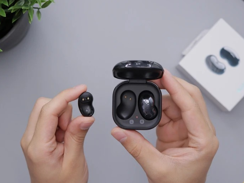 Charge Bluetooth Earbuds With Charging Case